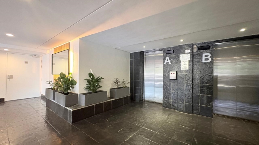 1 Bedroom Property for Sale in Zonnebloem Western Cape